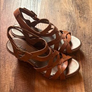Clarks Women's Tan Strappy Sandals